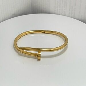 Bracelet in nail design, made of 18k gold-plated stainless steel 3 for 20